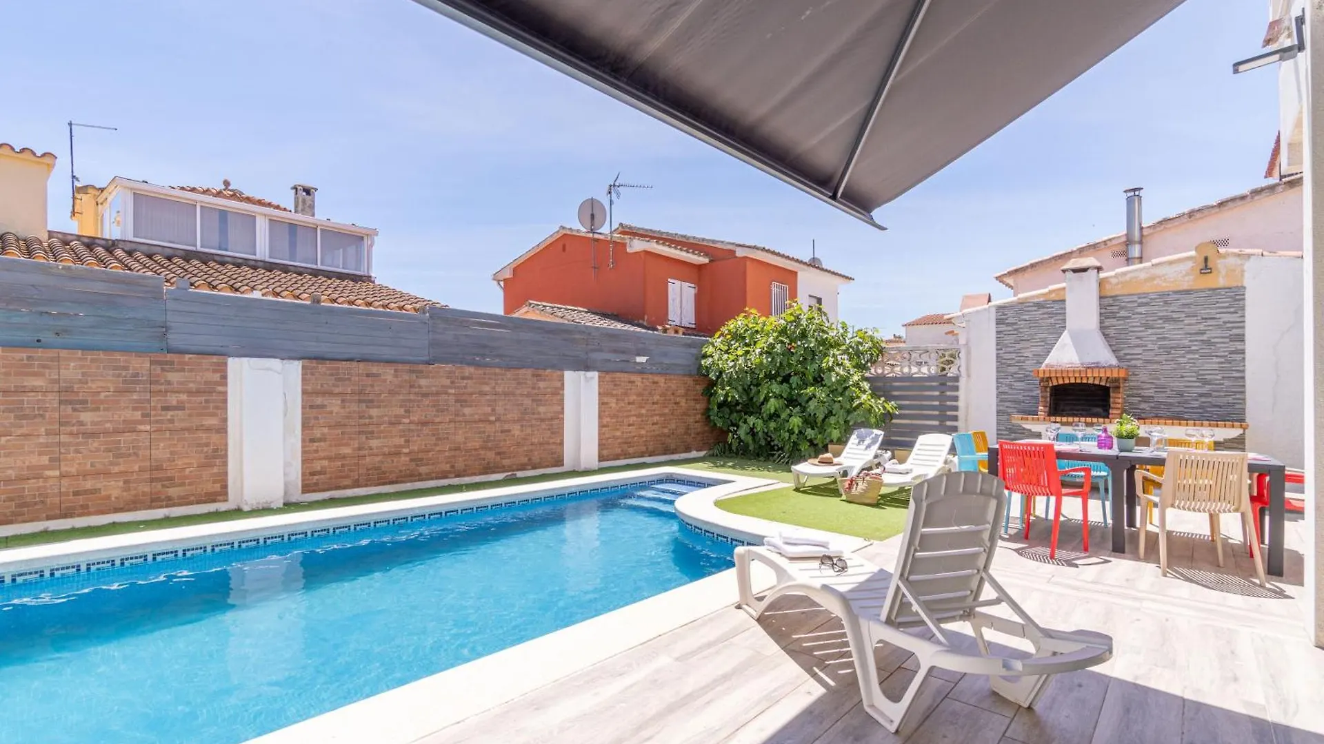 Apart-Rent Casa Con Piscina Montgri 0125 Empuriabrava