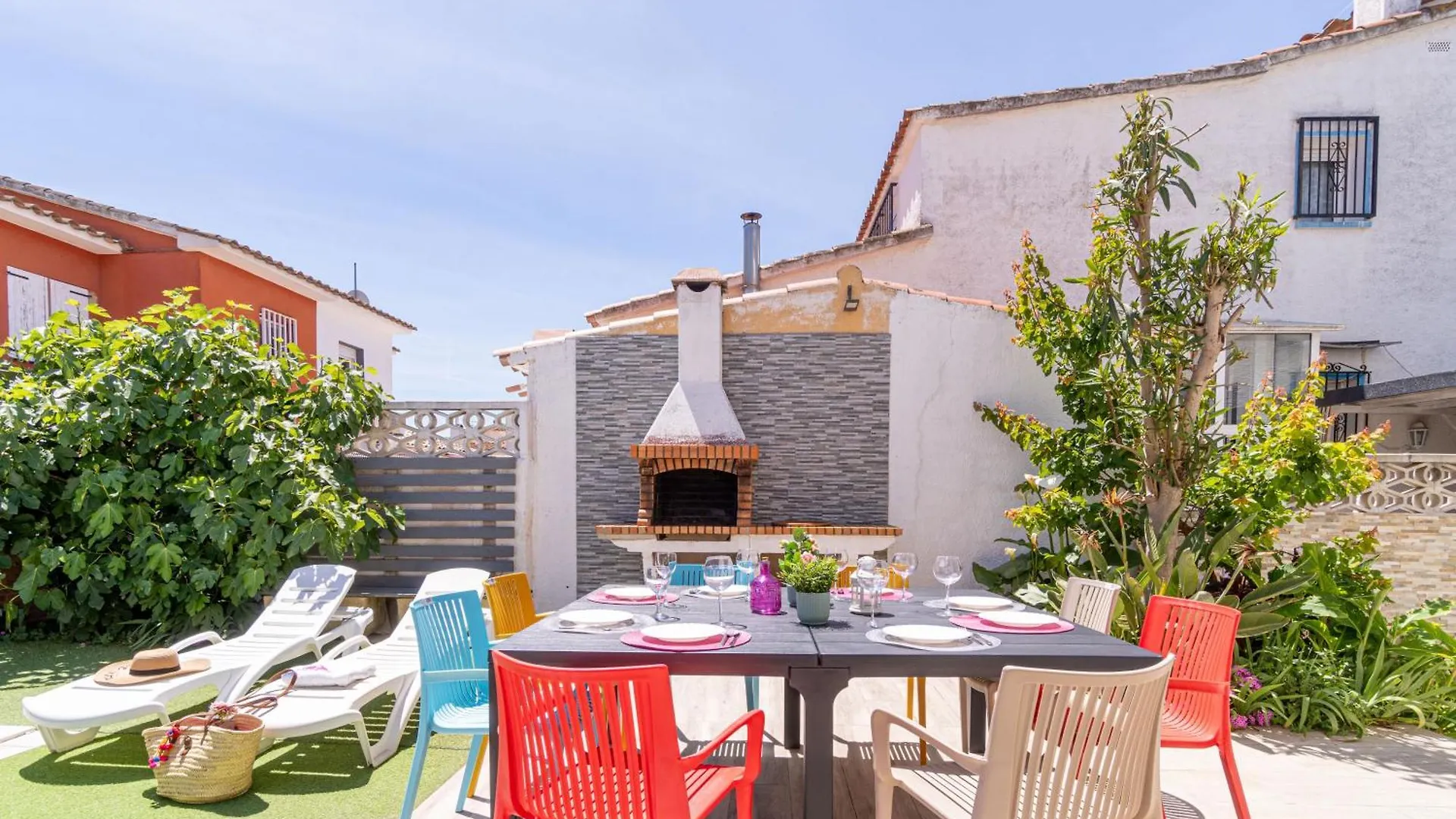 Apart-Rent Casa Con Piscina Montgri 0125 Empuriabrava 0*,  Hiszpania