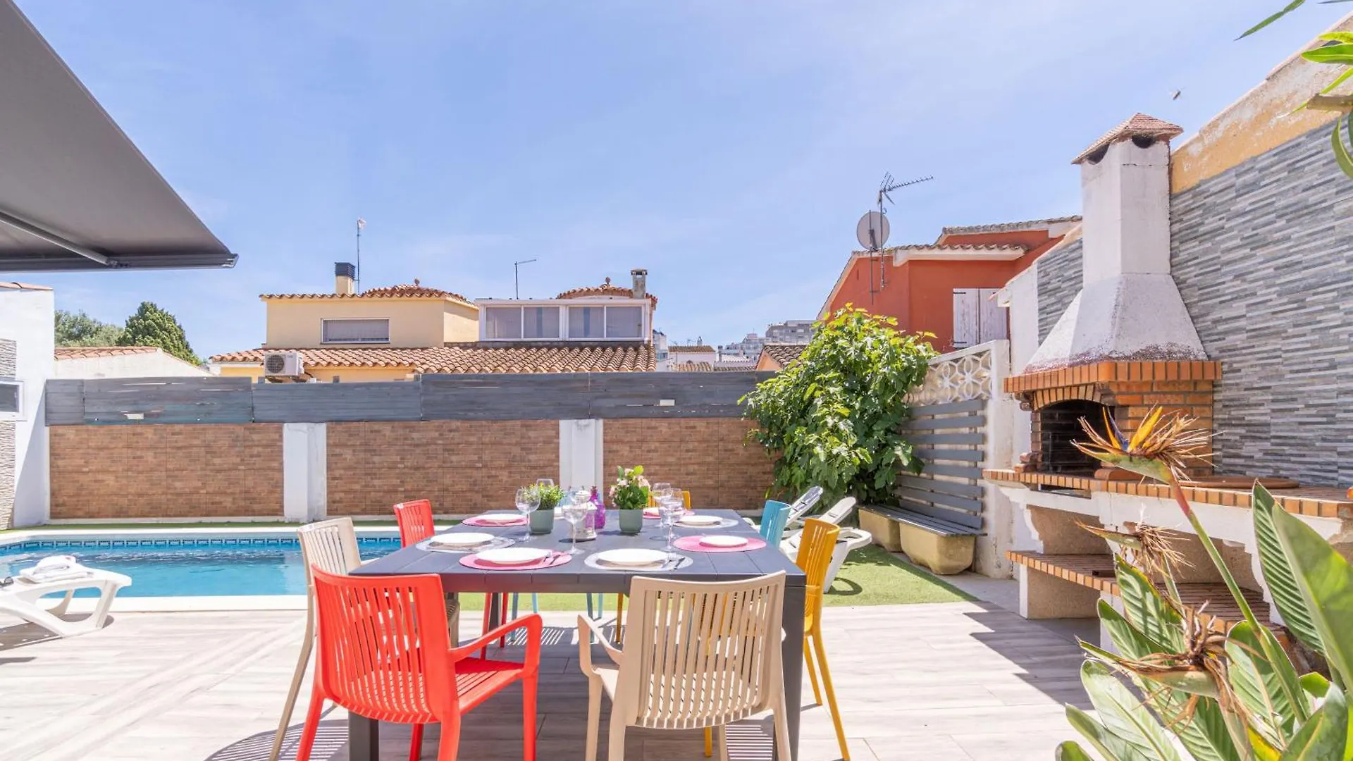 Apart-Rent Casa Con Piscina Montgri 0125 Empuriabrava