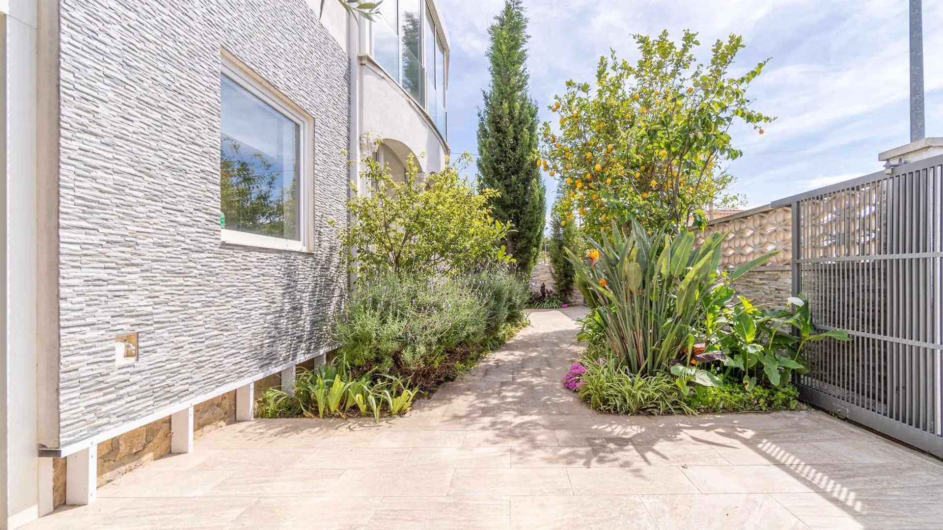Apart-Rent Casa Con Piscina Montgri 0125 Empuriabrava