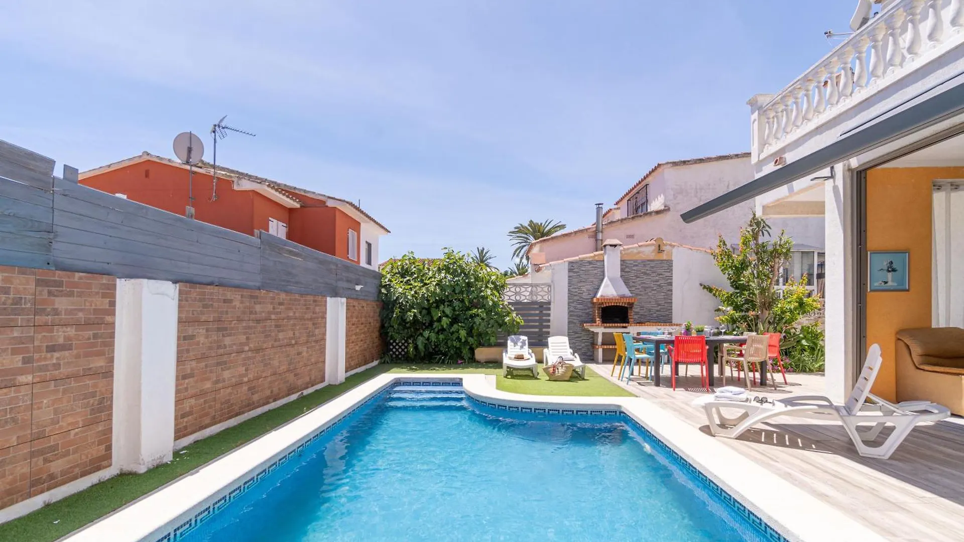 Apart-Rent Casa Con Piscina Montgri 0125 Empuriabrava 0*,  Hiszpania